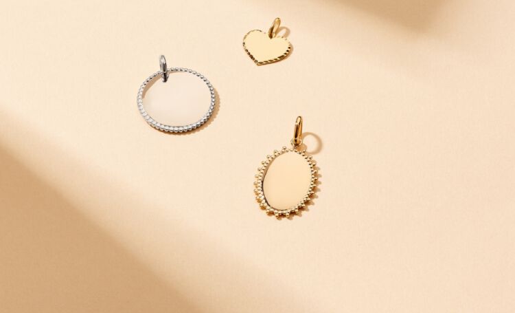 M&Eacute;DAILLES ET PENDENTIFS