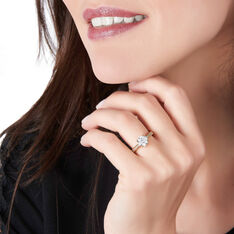 Bague Solitaire Plaque Or Accompagne