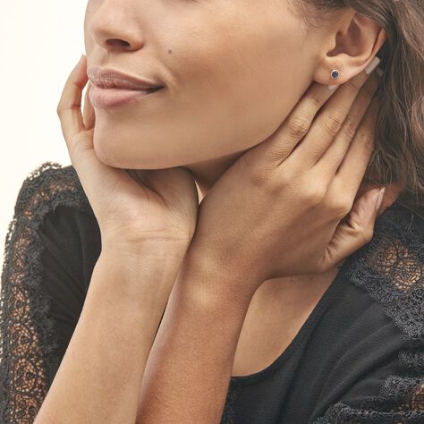 Boucles D'oreilles Puces Edy Serti Clos Or Jaune Saphir - Clous d'oreilles Femme | Marc Orian