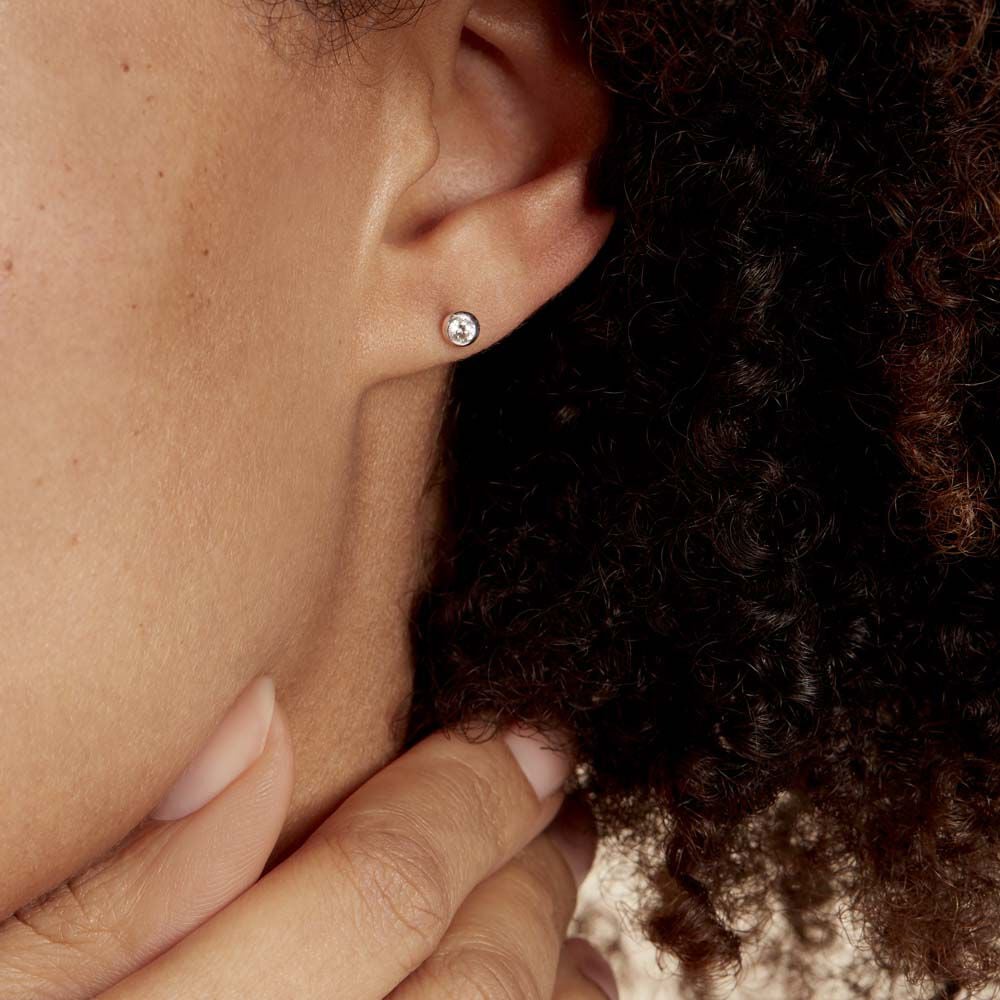Boucles D'oreilles Puces Daria Serti Clos Or Blanc Oxyde De Zirconium - Puces Femme | Marc Orian