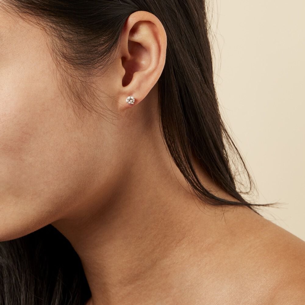 Boucles D'oreilles Puces Victoria Or Jaune Diamant - Puces Famille | Marc Orian