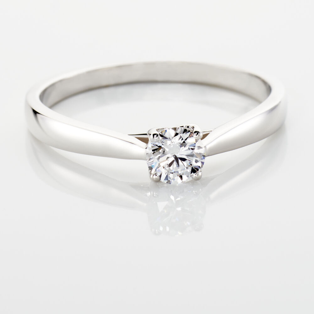 Bague Solitaire Vicoeuria Or Blanc Diamant Synth&eacute;tique - Parures de mariage Femme | Marc Orian