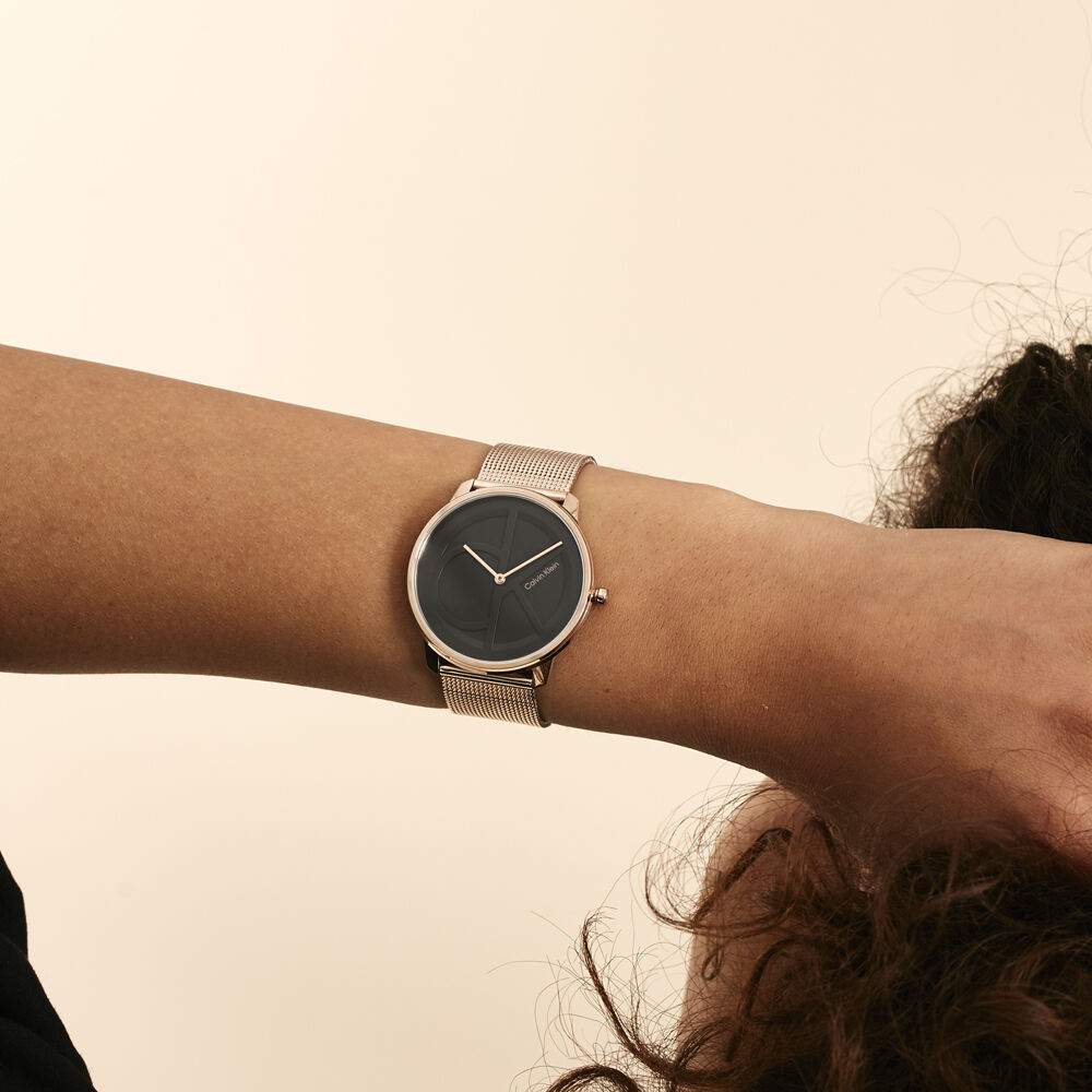 Montre femme 2025 ecran noir