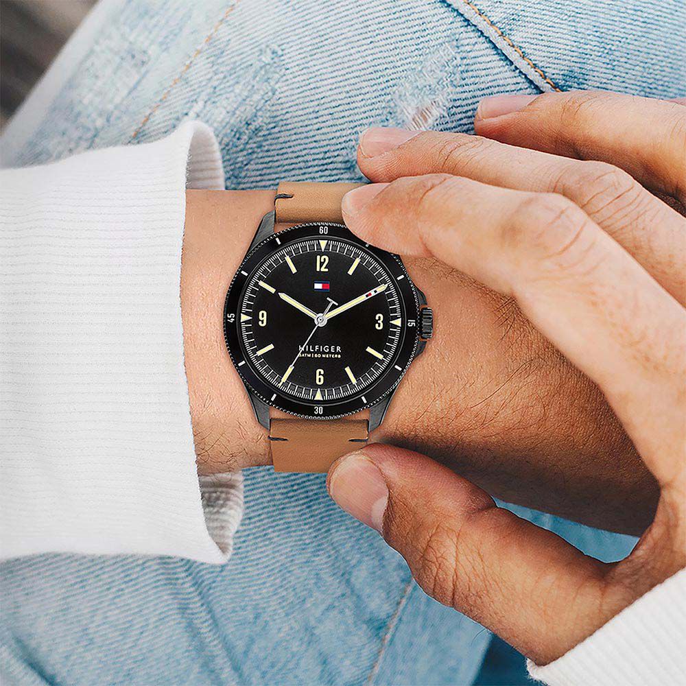 Montre Tommy Hilfiger Maverick Noir - Montres étanches Homme | Marc Orian