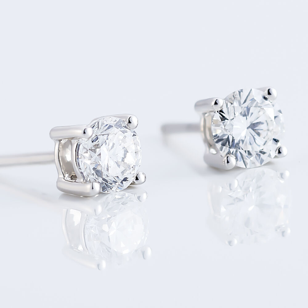 Boucles D'oreilles Puces 4 Griffes Or Blanc Diamant Synthetique - Puces Femme | Marc Orian