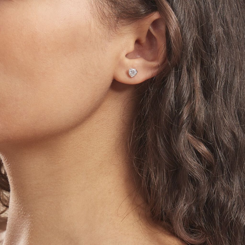 Boucles D'oreilles Puces Coeur Serti Clos Or Blanc Oxyde De Zirconium - Clous d'oreilles Femme | Marc Orian