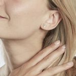 Boucles D'oreilles Puces Bartholom&eacute;e Papillon Or Jaune - Puces Femme | Marc Orian