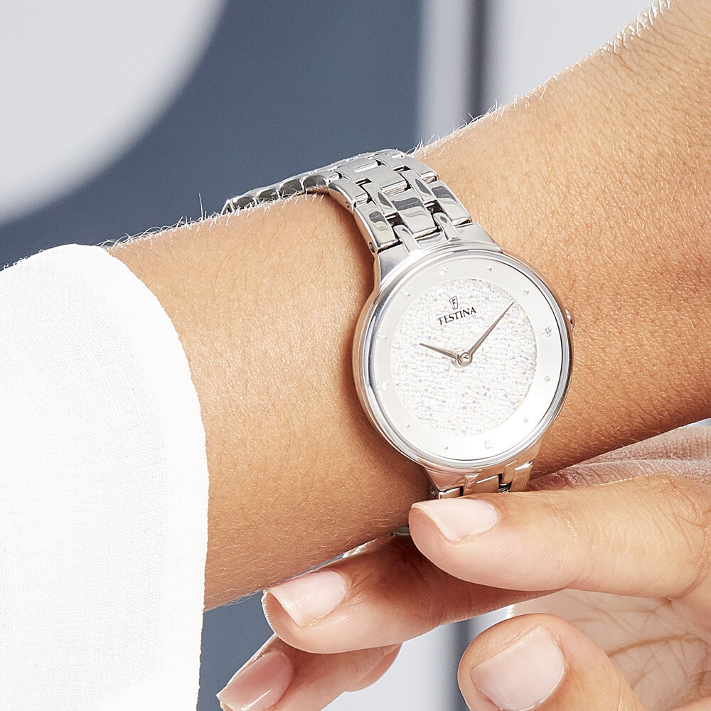 montre femme argentée